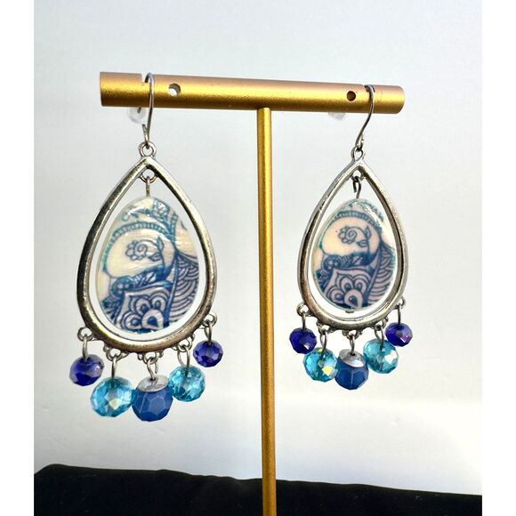 Painted Mother of Pearl Dangle Earrings - Picture 3 of 4